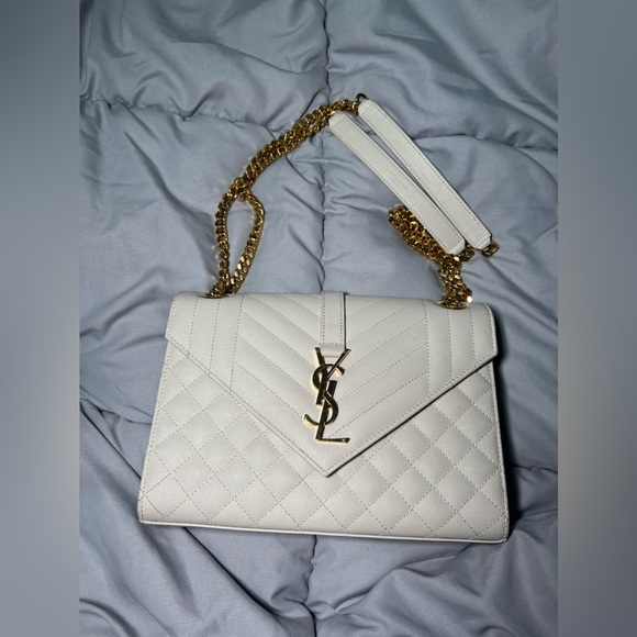 ENVELOPE MEDIUM IN QUILTED GRAIN DE POUDRE EMBOSSED LEATHER
BLANC VINTAGE - Picture 14 of 15